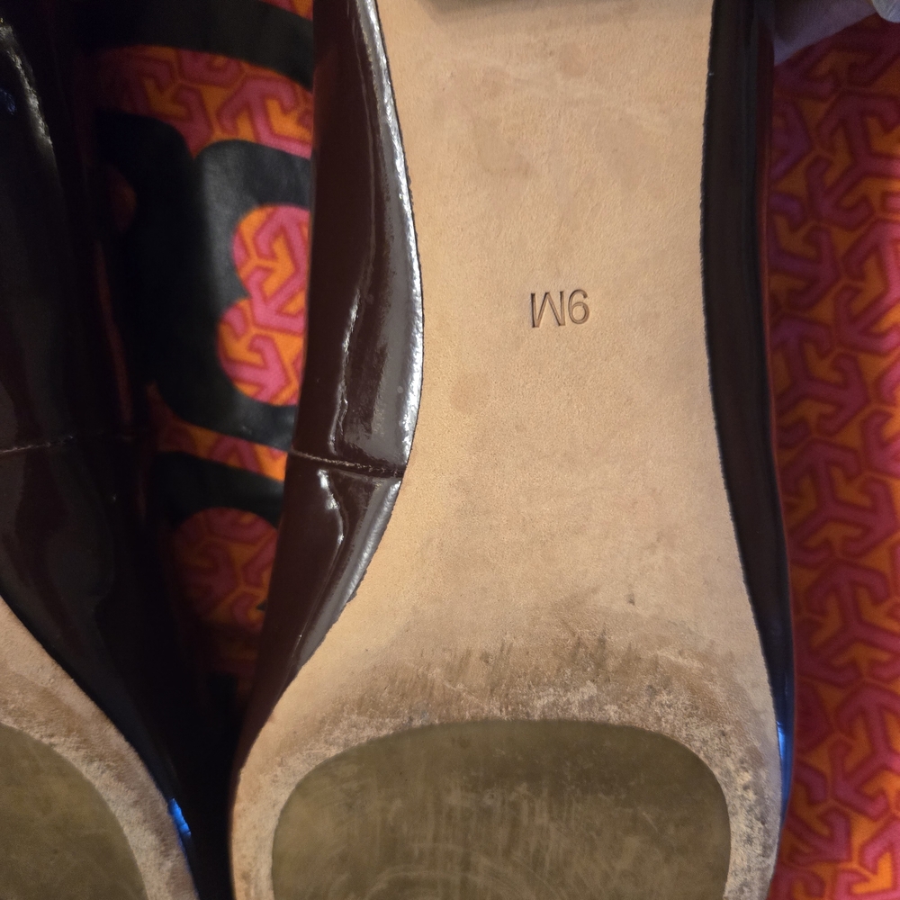Tory Burch Women's Brown Patent Leather Logo Ballet Flats - Picture 8 of 16